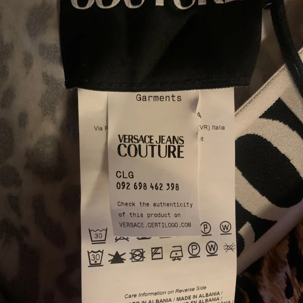 Versace Jeans Couture NWTs leopard leggings size 38 womens - Picture 6 of 12